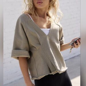 FREE PEOPLE MOVEMENT FOR THE WIN V NECK TEE SWEATSHIRT MEDIUM TOP SAGE STONE